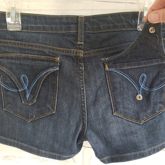Kitson dark denim shorts "Dare me" size 27 - Picture 5 of 7